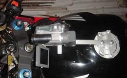Uchwyt kamery zamontowany w Fireblade CBR 954RR