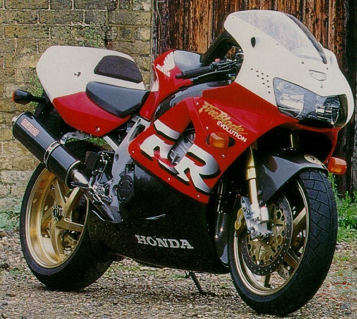 SC33 CBR 900RR