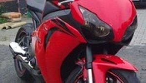 [update: Odzyskany] Skradziono CBR 1000RR SC59